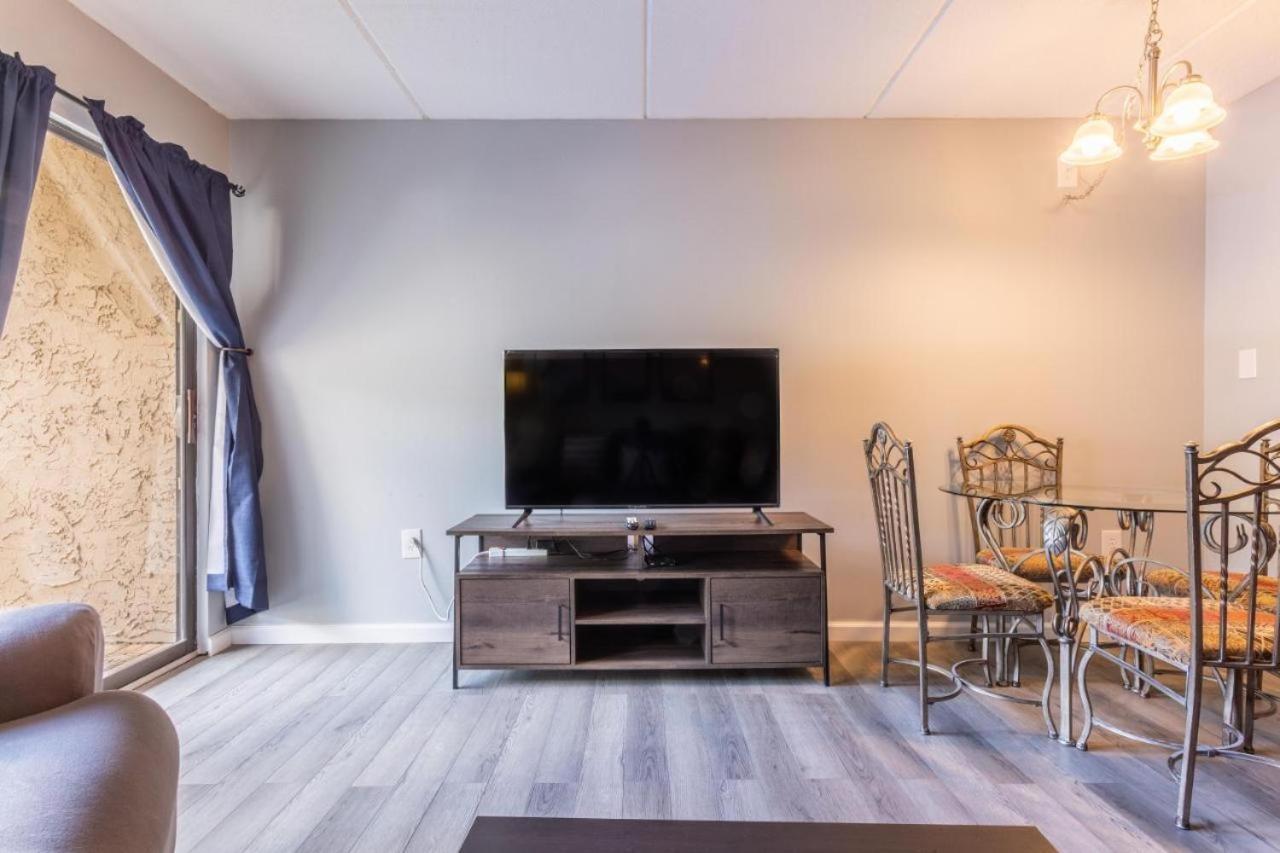 Family Bear Condos, Full King Suite, Kitchen, Pool Access Unit 103 แกตลิงเบิร์ก ภายนอก รูปภาพ